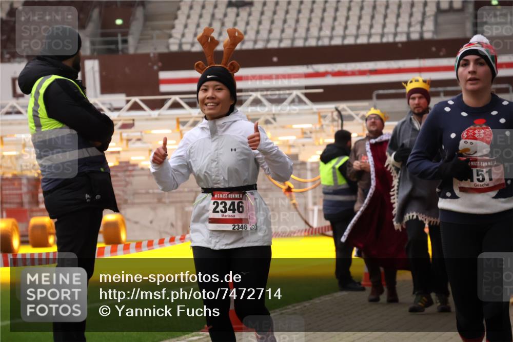 08.12.2024 - St. Pauli X-Mass-Run No. 14 Yannick Fuchs http://msf.ph/oto/7472714 08.12.2024 10:06:59 Ziel 129, 151, 165, 719, 1786, 1940, 2003, 2062, 2099, 2208, 2212, 2346, 2751, 2755, 2843, 2861, 2888, 3083, 3337, 3342, 3343 meine-sportfotos.de