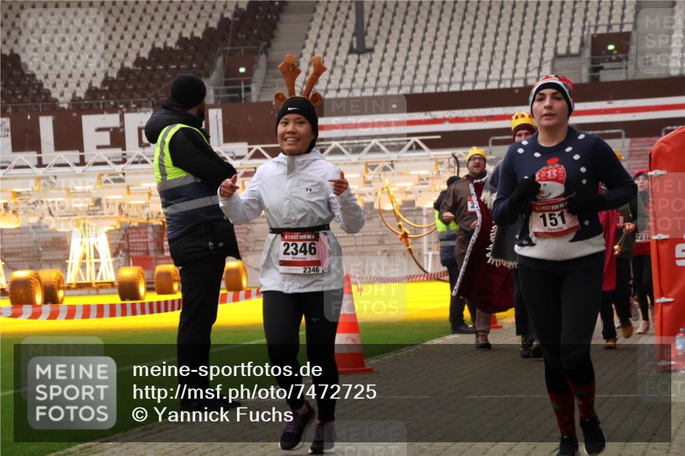 08.12.2024 - St. Pauli X-Mass-Run No. 14 Yannick Fuchs http://msf.ph/oto/7472725 08.12.2024 10:06:59 Ziel 129, 151, 165, 719, 1786, 1940, 2003, 2062, 2099, 2208, 2212, 2346, 2751, 2755, 2843, 2861, 2888, 3083, 3337, 3342, 3343 meine-sportfotos.de