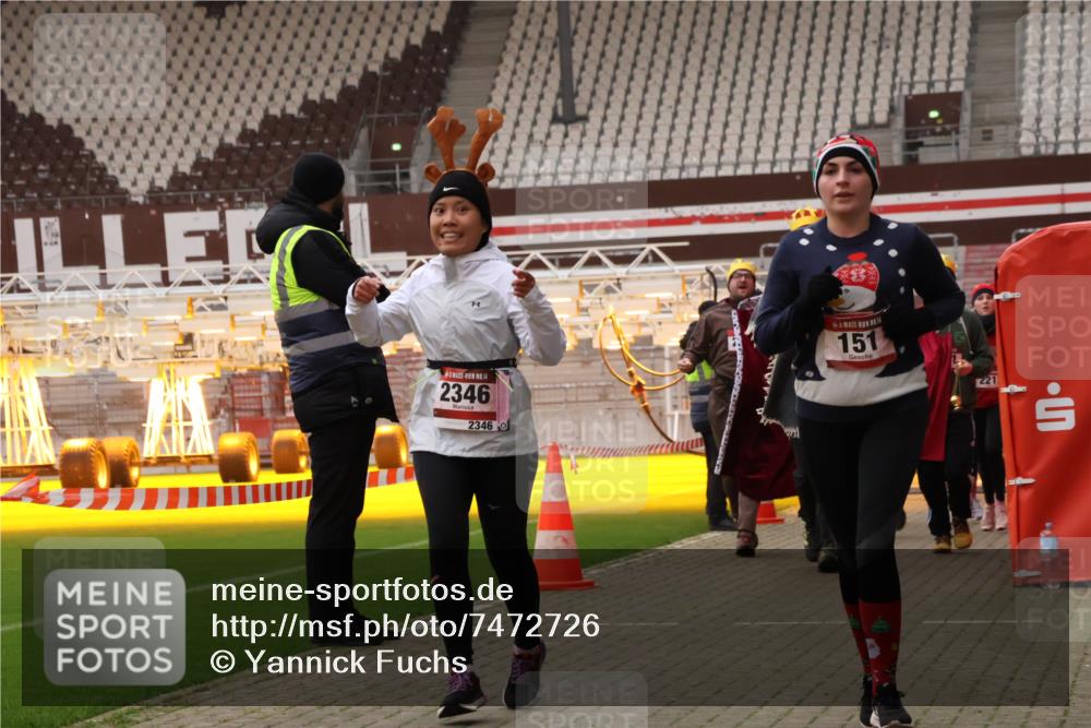 08.12.2024 - St. Pauli X-Mass-Run No. 14 Yannick Fuchs http://msf.ph/oto/7472726 08.12.2024 10:06:59 Ziel 129, 151, 165, 719, 1786, 1940, 2003, 2062, 2099, 2208, 2212, 2346, 2751, 2755, 2843, 2861, 2888, 3083, 3337, 3342, 3343 meine-sportfotos.de