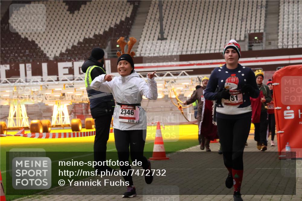 08.12.2024 - St. Pauli X-Mass-Run No. 14 Yannick Fuchs http://msf.ph/oto/7472732 08.12.2024 10:06:59 Ziel 129, 151, 165, 719, 1786, 1940, 2003, 2062, 2099, 2208, 2212, 2346, 2751, 2755, 2843, 2861, 2888, 3083, 3337, 3342, 3343 meine-sportfotos.de