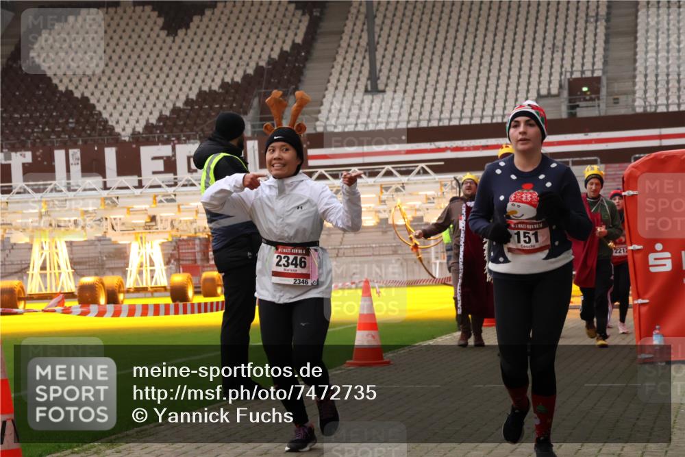 08.12.2024 - St. Pauli X-Mass-Run No. 14 Yannick Fuchs http://msf.ph/oto/7472735 08.12.2024 10:07:00 Ziel 129, 151, 165, 719, 1940, 2003, 2062, 2099, 2208, 2212, 2346, 2755, 2843, 2861, 2888, 3083, 3337, 3338, 3342, 3343 meine-sportfotos.de