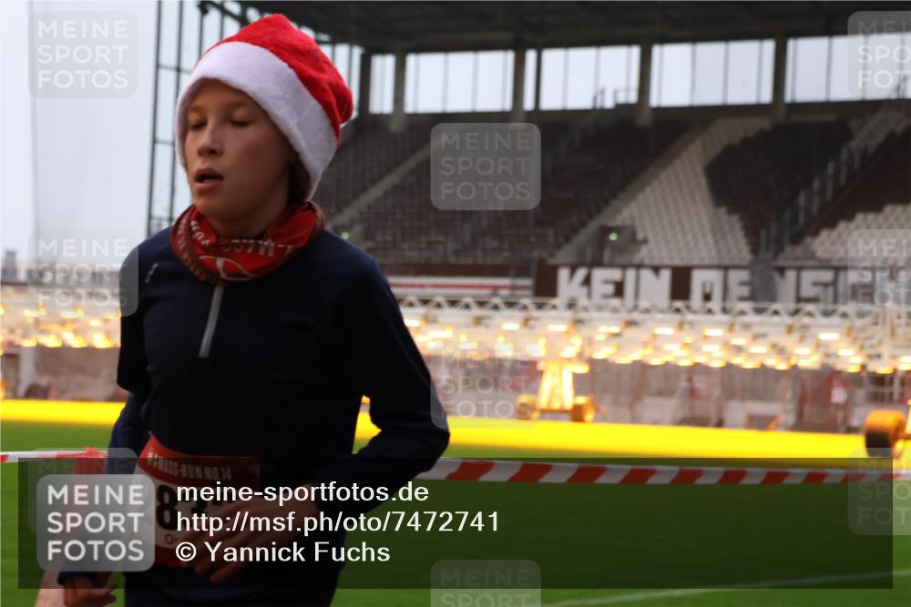 08.12.2024 - St. Pauli X-Mass-Run No. 14 Yannick Fuchs http://msf.ph/oto/7472741 08.12.2024 09:52:35 Ziel 423, 2741, 2832, 3305 meine-sportfotos.de