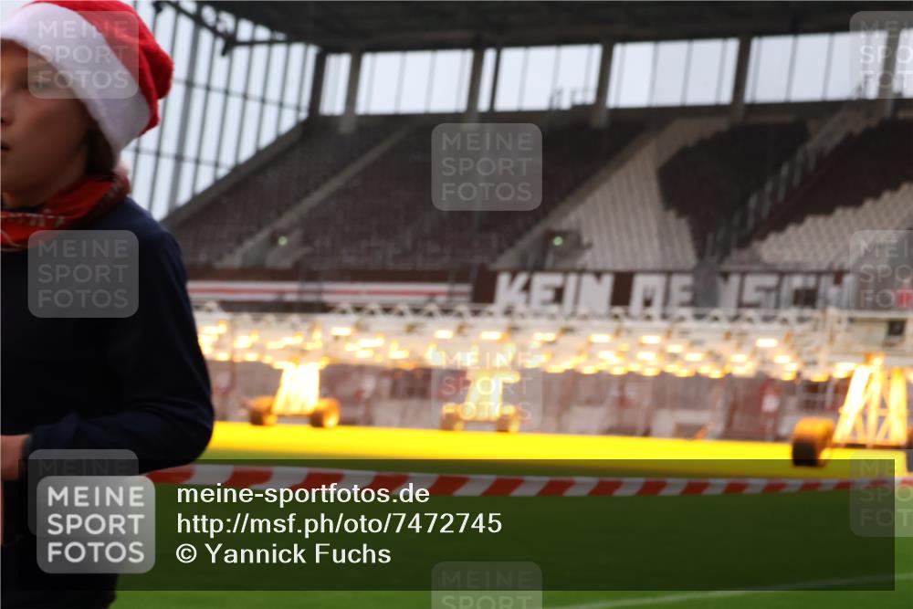 08.12.2024 - St. Pauli X-Mass-Run No. 14 Yannick Fuchs http://msf.ph/oto/7472745 08.12.2024 09:52:35 Ziel 423, 2741, 2832, 3305 meine-sportfotos.de