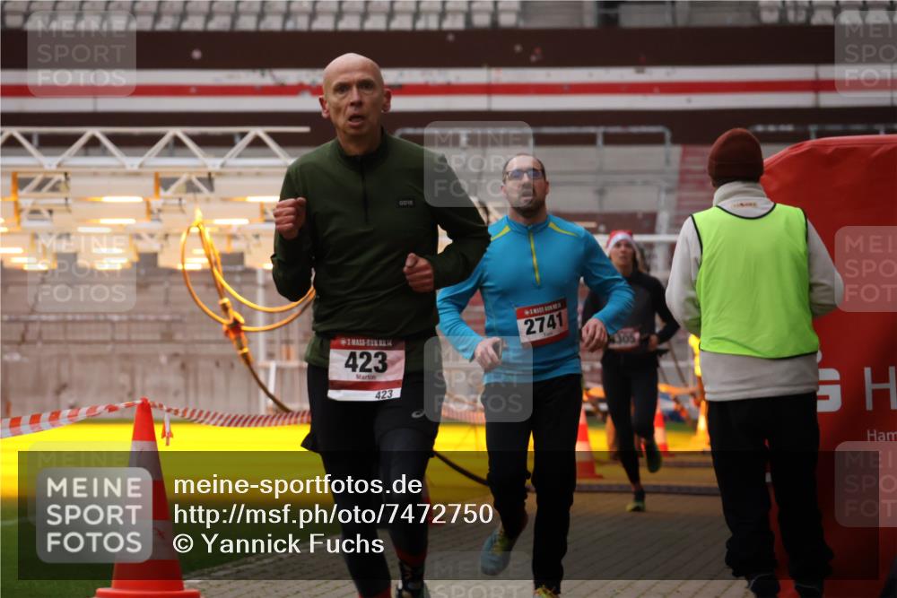 08.12.2024 - St. Pauli X-Mass-Run No. 14 Yannick Fuchs http://msf.ph/oto/7472750 08.12.2024 09:52:36 Ziel 423, 2741, 2832, 3305 meine-sportfotos.de