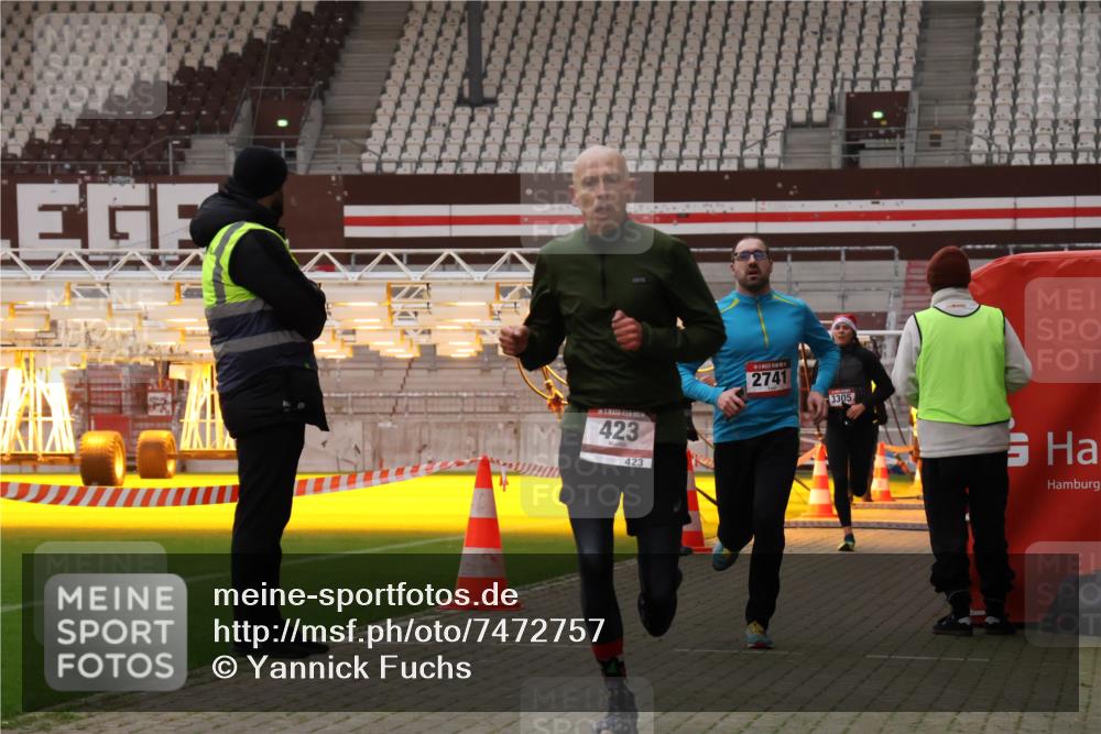 08.12.2024 - St. Pauli X-Mass-Run No. 14 Yannick Fuchs http://msf.ph/oto/7472757 08.12.2024 09:52:36 Ziel 423, 2741, 2832, 3305 meine-sportfotos.de