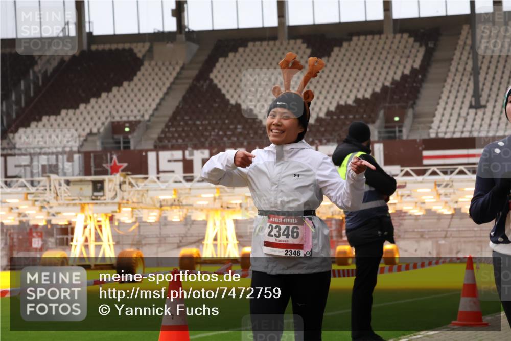 08.12.2024 - St. Pauli X-Mass-Run No. 14 Yannick Fuchs http://msf.ph/oto/7472759 08.12.2024 10:07:01 Ziel 129, 151, 165, 719, 1007, 1720, 1940, 2062, 2099, 2208, 2212, 2346, 2755, 2843, 2861, 2888, 3083, 3337, 3338, 3342, 3343 meine-sportfotos.de