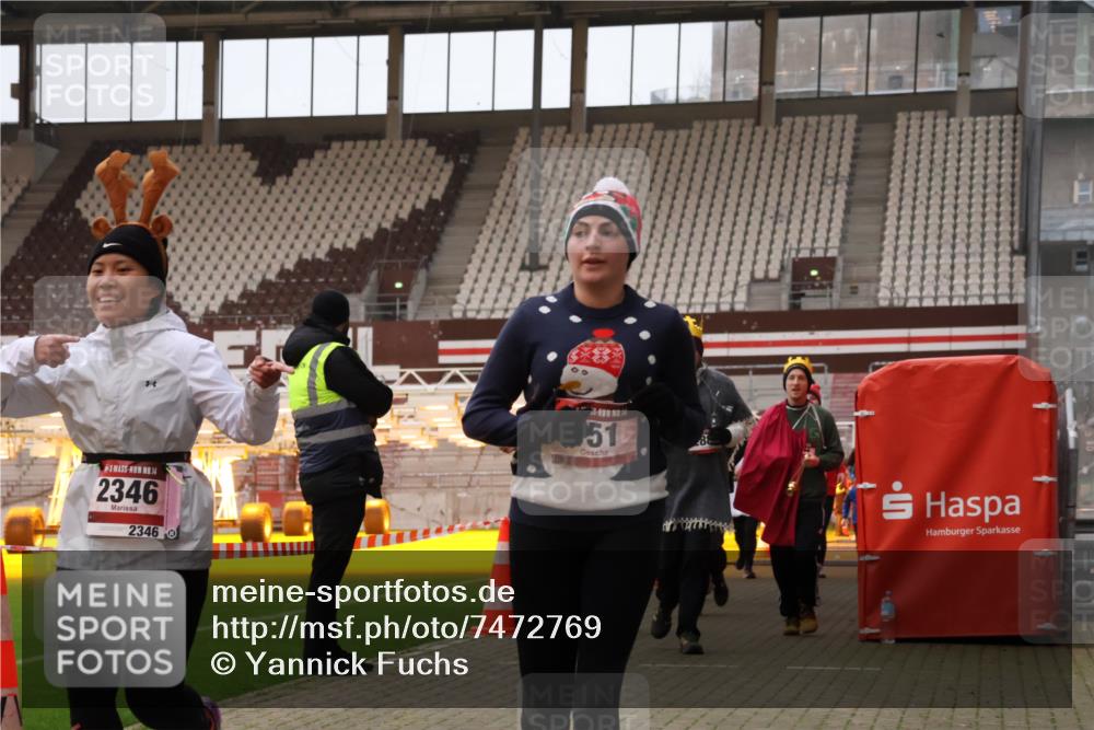 08.12.2024 - St. Pauli X-Mass-Run No. 14 Yannick Fuchs http://msf.ph/oto/7472769 08.12.2024 10:07:01 Ziel 129, 151, 165, 719, 1007, 1720, 1940, 2062, 2099, 2208, 2212, 2346, 2755, 2843, 2861, 2888, 3083, 3337, 3338, 3342, 3343 meine-sportfotos.de