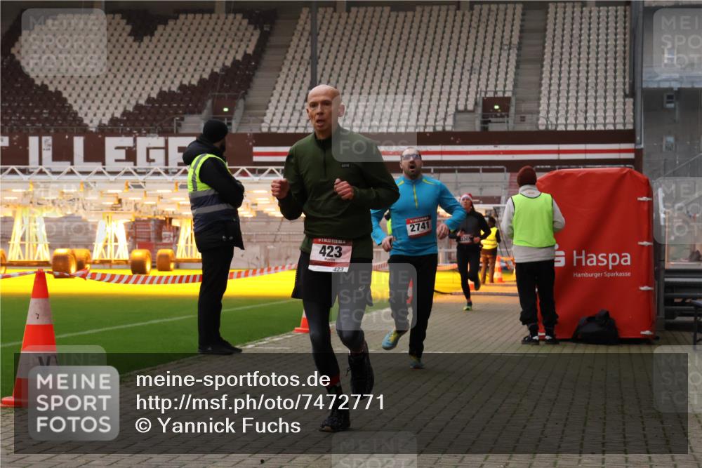08.12.2024 - St. Pauli X-Mass-Run No. 14 Yannick Fuchs http://msf.ph/oto/7472771 08.12.2024 09:52:37 Ziel 423, 2741, 2832, 3305 meine-sportfotos.de