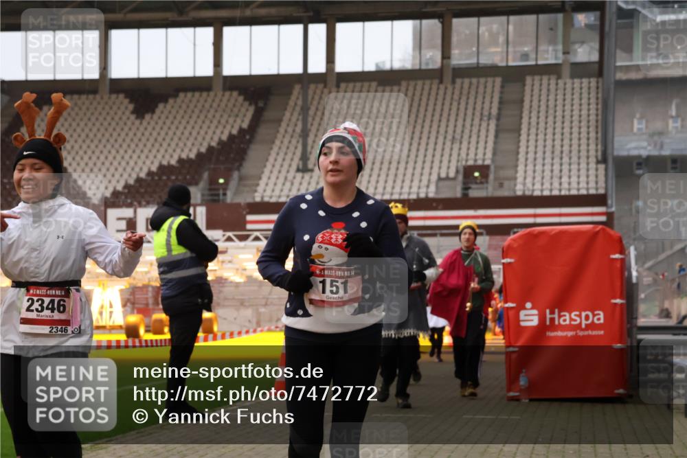 08.12.2024 - St. Pauli X-Mass-Run No. 14 Yannick Fuchs http://msf.ph/oto/7472772 08.12.2024 10:07:01 Ziel 129, 151, 165, 719, 1007, 1720, 1940, 2062, 2099, 2208, 2212, 2346, 2755, 2843, 2861, 2888, 3083, 3337, 3338, 3342, 3343 meine-sportfotos.de