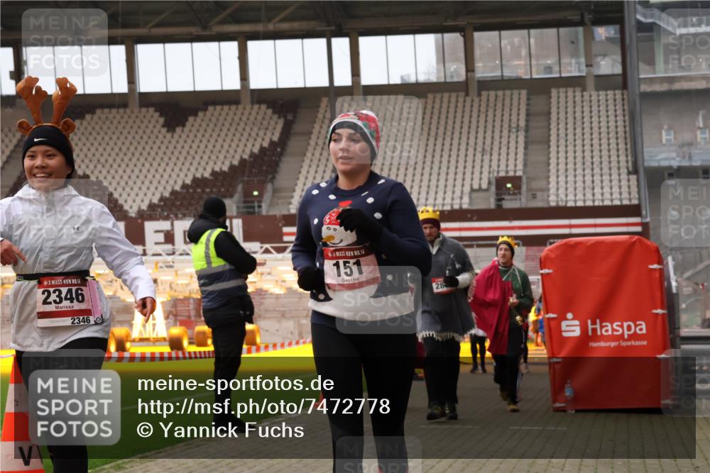 08.12.2024 - St. Pauli X-Mass-Run No. 14 Yannick Fuchs http://msf.ph/oto/7472778 08.12.2024 10:07:01 Ziel 129, 151, 165, 719, 1007, 1720, 1940, 2062, 2099, 2208, 2212, 2346, 2755, 2843, 2861, 2888, 3083, 3337, 3338, 3342, 3343 meine-sportfotos.de