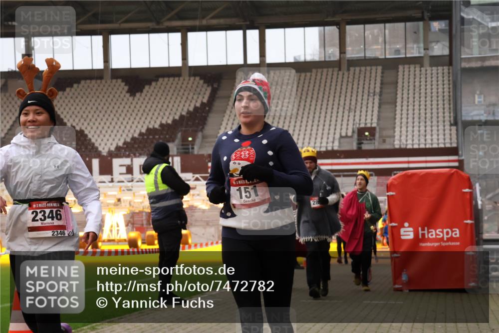 08.12.2024 - St. Pauli X-Mass-Run No. 14 Yannick Fuchs http://msf.ph/oto/7472782 08.12.2024 10:07:01 Ziel 129, 151, 165, 719, 1007, 1720, 1940, 2062, 2099, 2208, 2212, 2346, 2755, 2843, 2861, 2888, 3083, 3337, 3338, 3342, 3343 meine-sportfotos.de