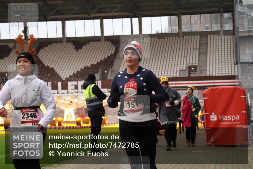 08.12.2024 - St. Pauli X-Mass-Run No. 14 Yannick Fuchs http://msf.ph/oto/7472785 08.12.2024 10:07:01 Ziel 129, 151, 165, 719, 1007, 1720, 1940, 2062, 2099, 2208, 2212, 2346, 2755, 2843, 2861, 2888, 3083, 3337, 3338, 3342, 3343 meine-sportfotos.de
