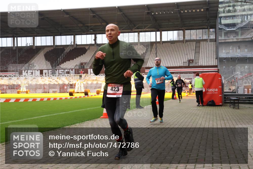 08.12.2024 - St. Pauli X-Mass-Run No. 14 Yannick Fuchs http://msf.ph/oto/7472786 08.12.2024 09:52:38 Ziel 423, 2741, 2832, 3305 meine-sportfotos.de