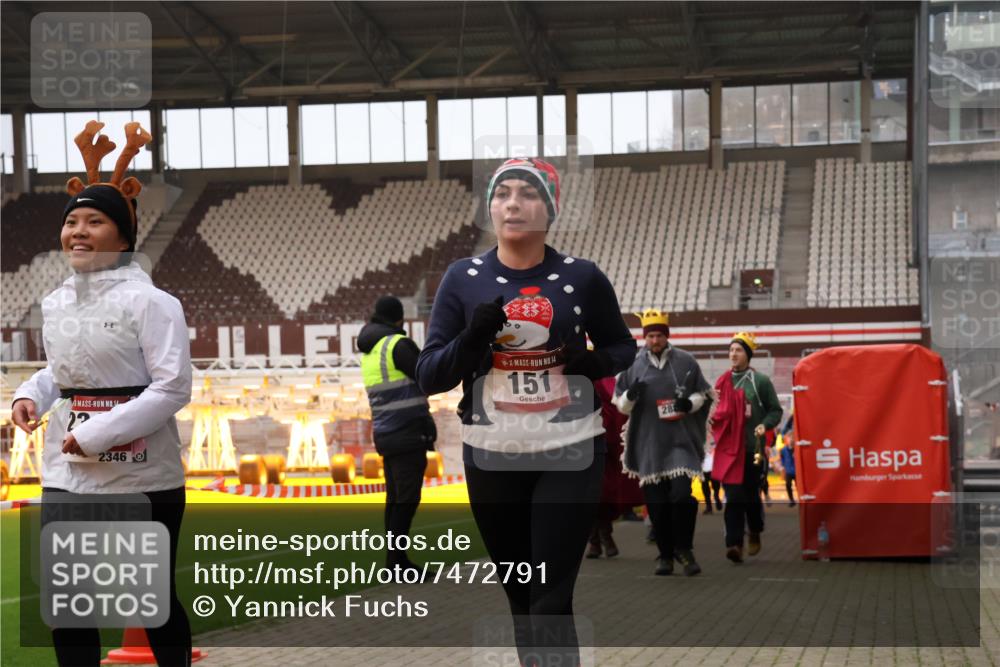 08.12.2024 - St. Pauli X-Mass-Run No. 14 Yannick Fuchs http://msf.ph/oto/7472791 08.12.2024 10:07:01 Ziel 129, 151, 165, 719, 1007, 1720, 1940, 2062, 2099, 2208, 2212, 2346, 2755, 2843, 2861, 2888, 3083, 3337, 3338, 3342, 3343 meine-sportfotos.de