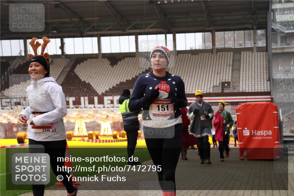 08.12.2024 - St. Pauli X-Mass-Run No. 14 Yannick Fuchs http://msf.ph/oto/7472795 08.12.2024 10:07:01 Ziel 129, 151, 165, 719, 1007, 1720, 1940, 2062, 2099, 2208, 2212, 2346, 2755, 2843, 2861, 2888, 3083, 3337, 3338, 3342, 3343 meine-sportfotos.de