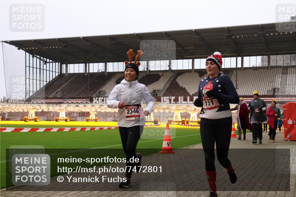 08.12.2024 - St. Pauli X-Mass-Run No. 14 Yannick Fuchs http://msf.ph/oto/7472801 08.12.2024 10:07:02 Ziel 129, 151, 165, 719, 1007, 1720, 1940, 2062, 2099, 2208, 2212, 2346, 2843, 2861, 2888, 3083, 3337, 3338, 3342, 3343 meine-sportfotos.de