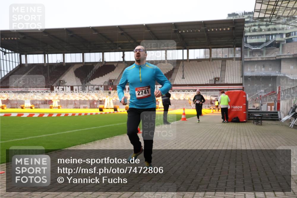 08.12.2024 - St. Pauli X-Mass-Run No. 14 Yannick Fuchs http://msf.ph/oto/7472806 08.12.2024 09:52:40 Ziel 423, 2741, 2832, 3305 meine-sportfotos.de