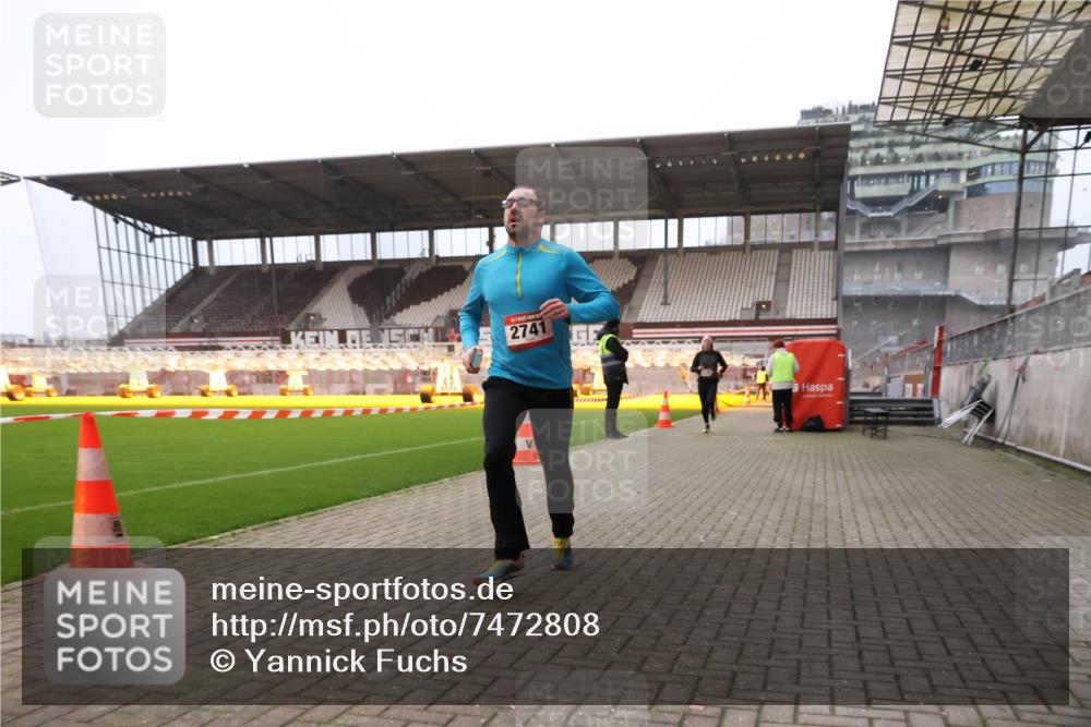08.12.2024 - St. Pauli X-Mass-Run No. 14 Yannick Fuchs http://msf.ph/oto/7472808 08.12.2024 09:52:40 Ziel 423, 2741, 2832, 3305 meine-sportfotos.de