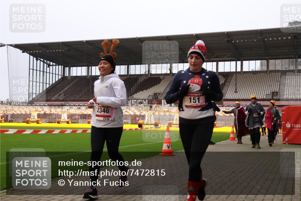 08.12.2024 - St. Pauli X-Mass-Run No. 14 Yannick Fuchs http://msf.ph/oto/7472815 08.12.2024 10:07:02 Ziel 129, 151, 165, 719, 1007, 1720, 1940, 2062, 2099, 2208, 2212, 2346, 2843, 2861, 2888, 3083, 3337, 3338, 3342, 3343 meine-sportfotos.de