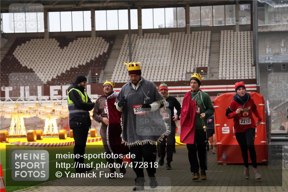 08.12.2024 - St. Pauli X-Mass-Run No. 14 Yannick Fuchs http://msf.ph/oto/7472818 08.12.2024 10:07:03 Ziel 129, 151, 165, 719, 1007, 1720, 1940, 2062, 2099, 2208, 2212, 2346, 2843, 2861, 2888, 3083, 3337, 3338, 3342, 3343 meine-sportfotos.de