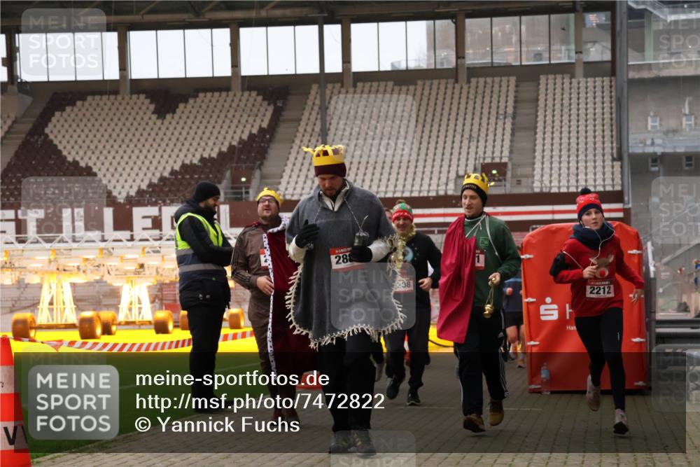 08.12.2024 - St. Pauli X-Mass-Run No. 14 Yannick Fuchs http://msf.ph/oto/7472822 08.12.2024 10:07:03 Ziel 129, 151, 165, 719, 1007, 1720, 1940, 2062, 2099, 2208, 2212, 2346, 2843, 2861, 2888, 3083, 3337, 3338, 3342, 3343 meine-sportfotos.de