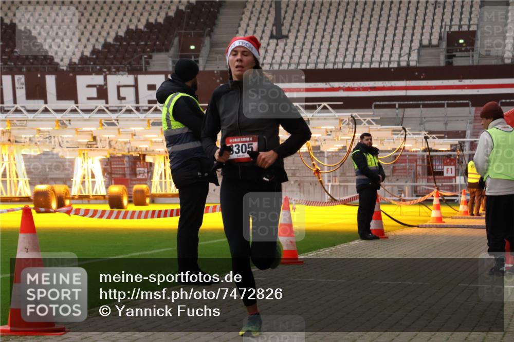 08.12.2024 - St. Pauli X-Mass-Run No. 14 Yannick Fuchs http://msf.ph/oto/7472826 08.12.2024 09:52:42 Ziel 423, 2741, 3305 meine-sportfotos.de