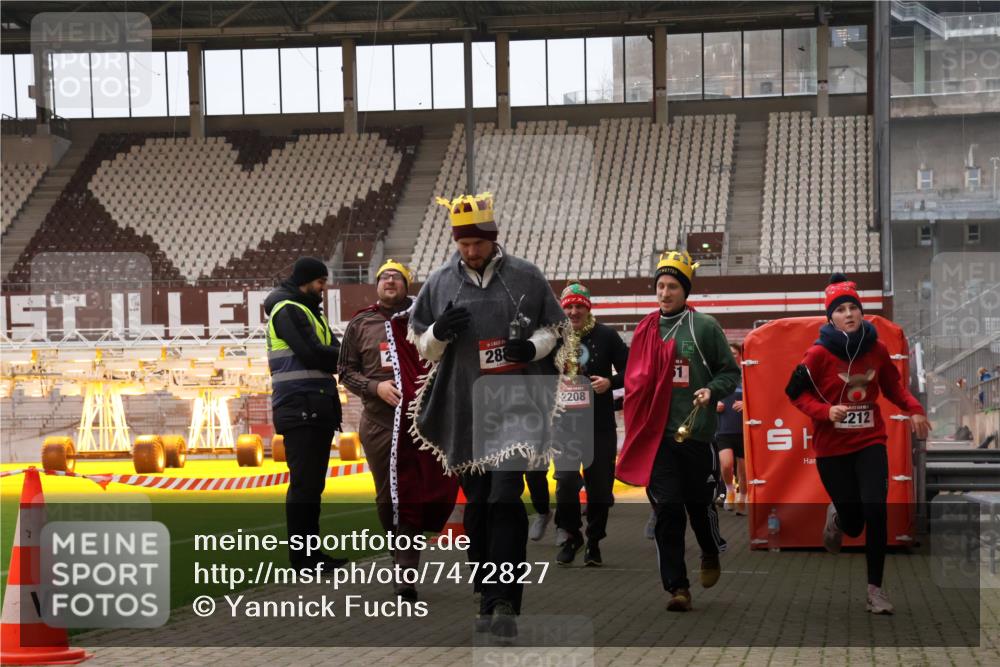 08.12.2024 - St. Pauli X-Mass-Run No. 14 Yannick Fuchs http://msf.ph/oto/7472827 08.12.2024 10:07:04 Ziel 129, 151, 165, 719, 1007, 1720, 1940, 2062, 2099, 2208, 2212, 2346, 2843, 2861, 2888, 3083, 3153, 3337, 3338, 3342, 3343 meine-sportfotos.de