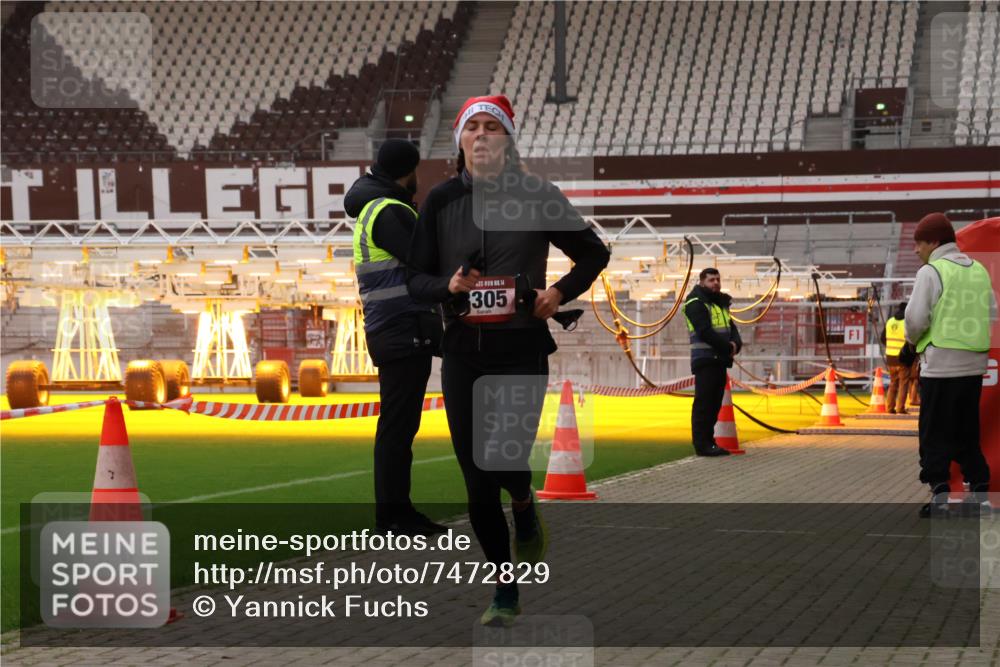 08.12.2024 - St. Pauli X-Mass-Run No. 14 Yannick Fuchs http://msf.ph/oto/7472829 08.12.2024 09:52:42 Ziel 423, 2741, 3305 meine-sportfotos.de