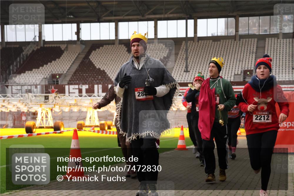 08.12.2024 - St. Pauli X-Mass-Run No. 14 Yannick Fuchs http://msf.ph/oto/7472830 08.12.2024 10:07:05 Ziel 129, 151, 165, 719, 1007, 1426, 1720, 1940, 2062, 2099, 2208, 2212, 2346, 2843, 2861, 2888, 3083, 3153, 3338, 3342, 3343 meine-sportfotos.de
