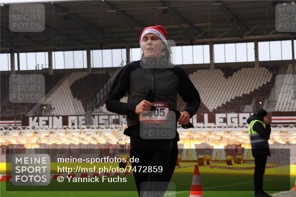 08.12.2024 - St. Pauli X-Mass-Run No. 14 Yannick Fuchs http://msf.ph/oto/7472859 08.12.2024 09:52:43 Ziel 423, 1120, 2741, 3305 meine-sportfotos.de