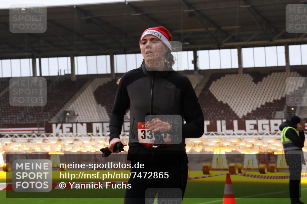 08.12.2024 - St. Pauli X-Mass-Run No. 14 Yannick Fuchs http://msf.ph/oto/7472865 08.12.2024 09:52:44 Ziel 423, 1120, 2741, 3305 meine-sportfotos.de