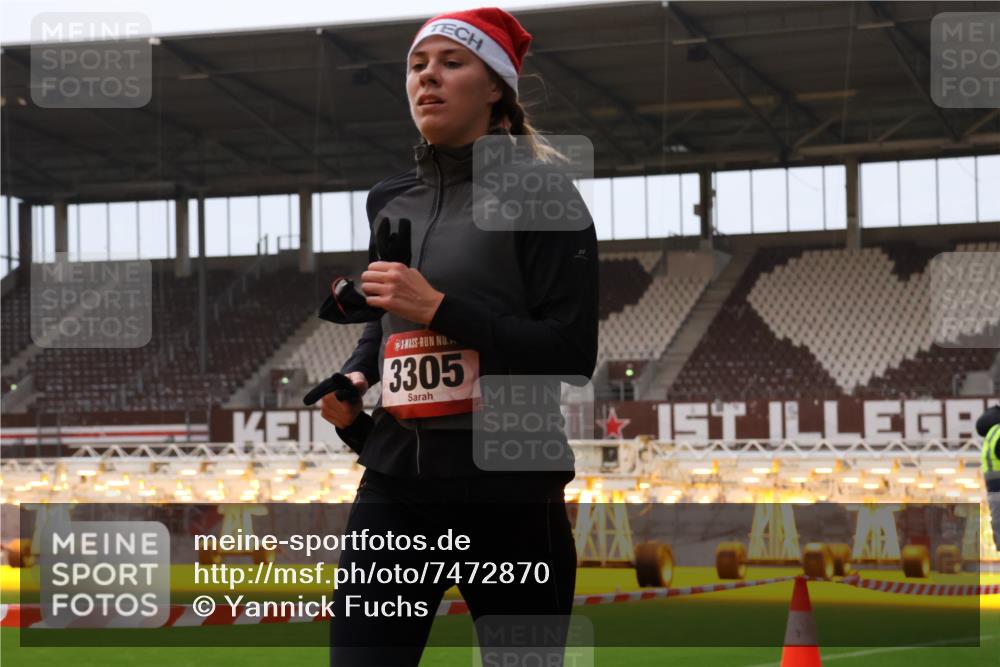 08.12.2024 - St. Pauli X-Mass-Run No. 14 Yannick Fuchs http://msf.ph/oto/7472870 08.12.2024 09:52:44 Ziel 423, 1120, 2741, 3305 meine-sportfotos.de