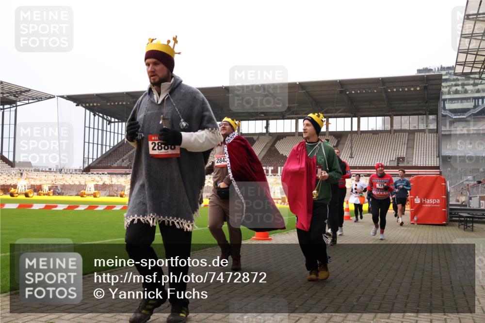 08.12.2024 - St. Pauli X-Mass-Run No. 14 Yannick Fuchs http://msf.ph/oto/7472872 08.12.2024 10:07:07 Ziel 129, 151, 165, 892, 1007, 1426, 1720, 1940, 2062, 2099, 2208, 2212, 2346, 2843, 2861, 2888, 3083, 3153, 3338, 3342, 3343 meine-sportfotos.de