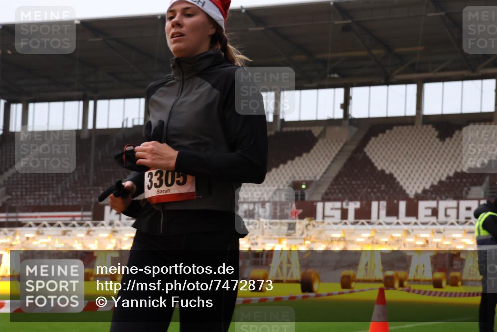 08.12.2024 - St. Pauli X-Mass-Run No. 14 Yannick Fuchs http://msf.ph/oto/7472873 08.12.2024 09:52:44 Ziel 423, 1120, 2741, 3305 meine-sportfotos.de