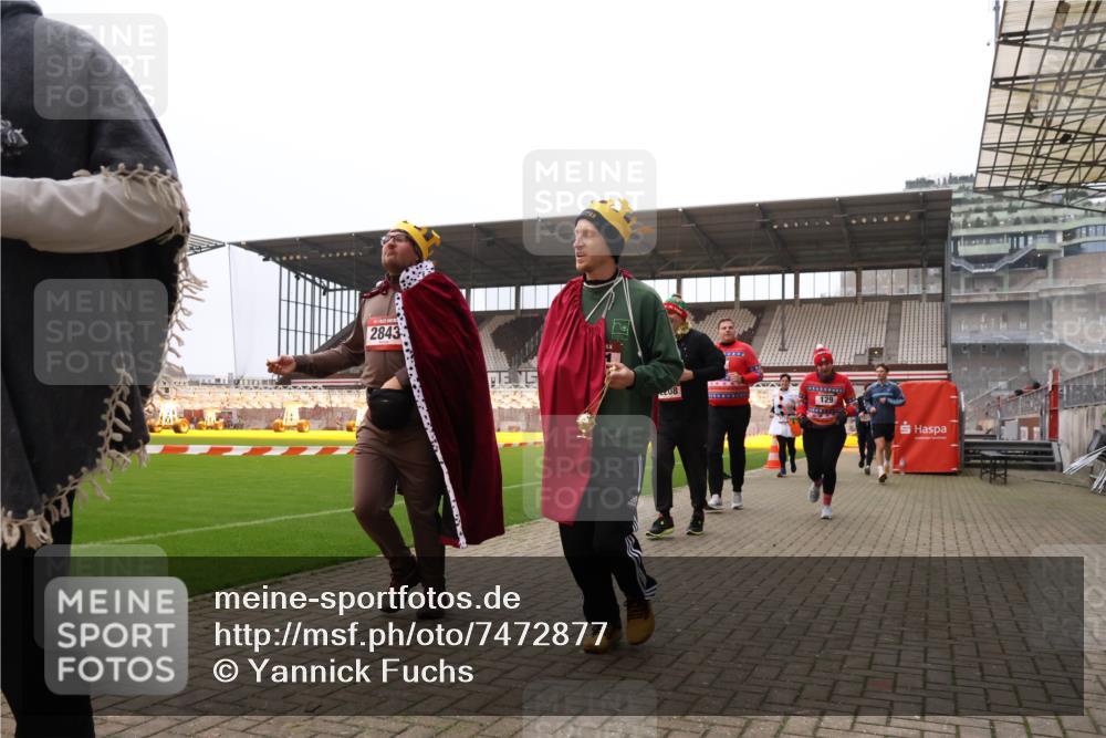 08.12.2024 - St. Pauli X-Mass-Run No. 14 Yannick Fuchs http://msf.ph/oto/7472877 08.12.2024 10:07:07 Ziel 129, 151, 165, 892, 1007, 1426, 1720, 1940, 2062, 2099, 2208, 2212, 2346, 2843, 2861, 2888, 3083, 3153, 3338, 3342, 3343 meine-sportfotos.de
