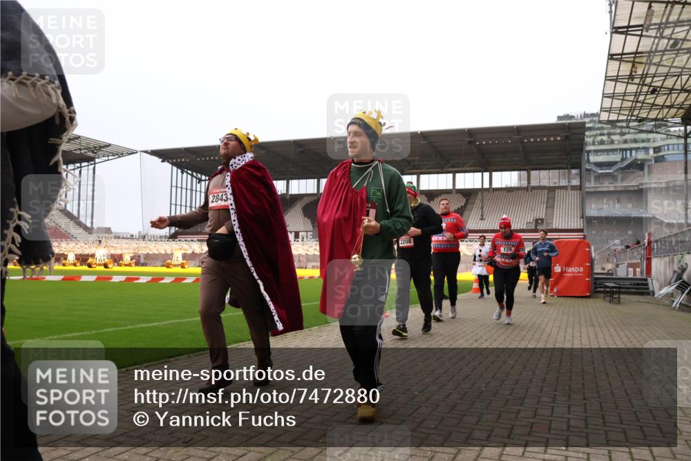 08.12.2024 - St. Pauli X-Mass-Run No. 14 Yannick Fuchs http://msf.ph/oto/7472880 08.12.2024 10:07:07 Ziel 129, 151, 165, 892, 1007, 1426, 1720, 1940, 2062, 2099, 2208, 2212, 2346, 2843, 2861, 2888, 3083, 3153, 3338, 3342, 3343 meine-sportfotos.de