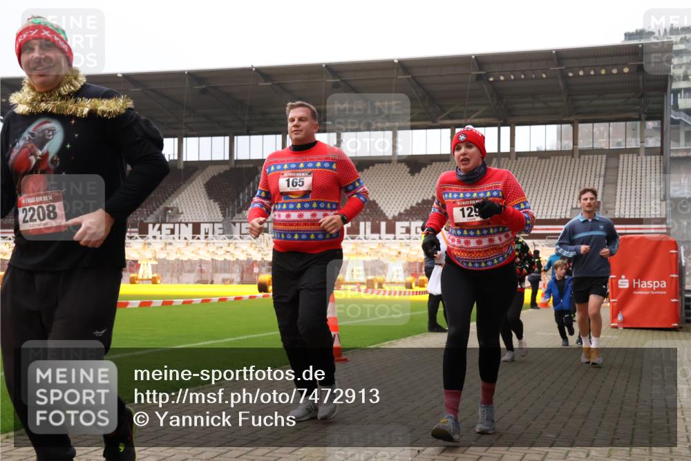08.12.2024 - St. Pauli X-Mass-Run No. 14 Yannick Fuchs http://msf.ph/oto/7472913 08.12.2024 10:07:09 Ziel 129, 151, 165, 892, 1007, 1124, 1426, 1720, 2062, 2099, 2208, 2212, 2346, 2843, 2861, 2888, 3153, 3338, 3342 meine-sportfotos.de