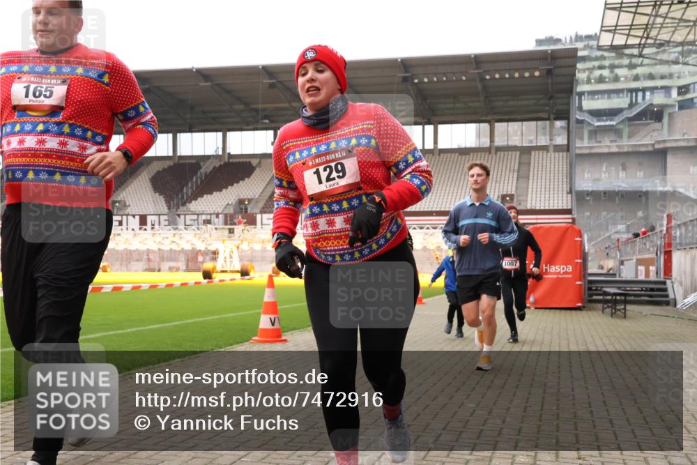 08.12.2024 - St. Pauli X-Mass-Run No. 14 Yannick Fuchs http://msf.ph/oto/7472916 08.12.2024 10:07:10 Ziel 129, 151, 165, 892, 1007, 1124, 1426, 1720, 2062, 2099, 2208, 2212, 2346, 2843, 2861, 2888, 3153, 3338, 3342 meine-sportfotos.de