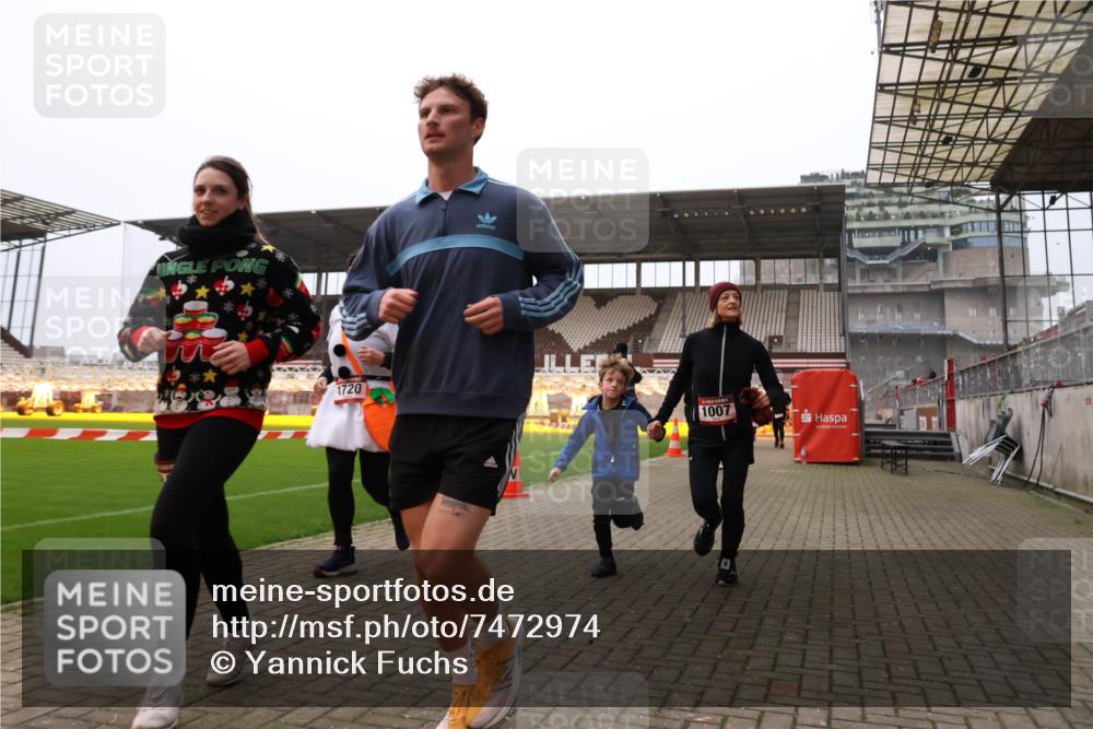 08.12.2024 - St. Pauli X-Mass-Run No. 14 Yannick Fuchs http://msf.ph/oto/7472974 08.12.2024 10:07:12 Ziel 129, 151, 165, 892, 1007, 1124, 1426, 1720, 2099, 2208, 2212, 2346, 2843, 2861, 2888, 3153, 3338, 3342 meine-sportfotos.de