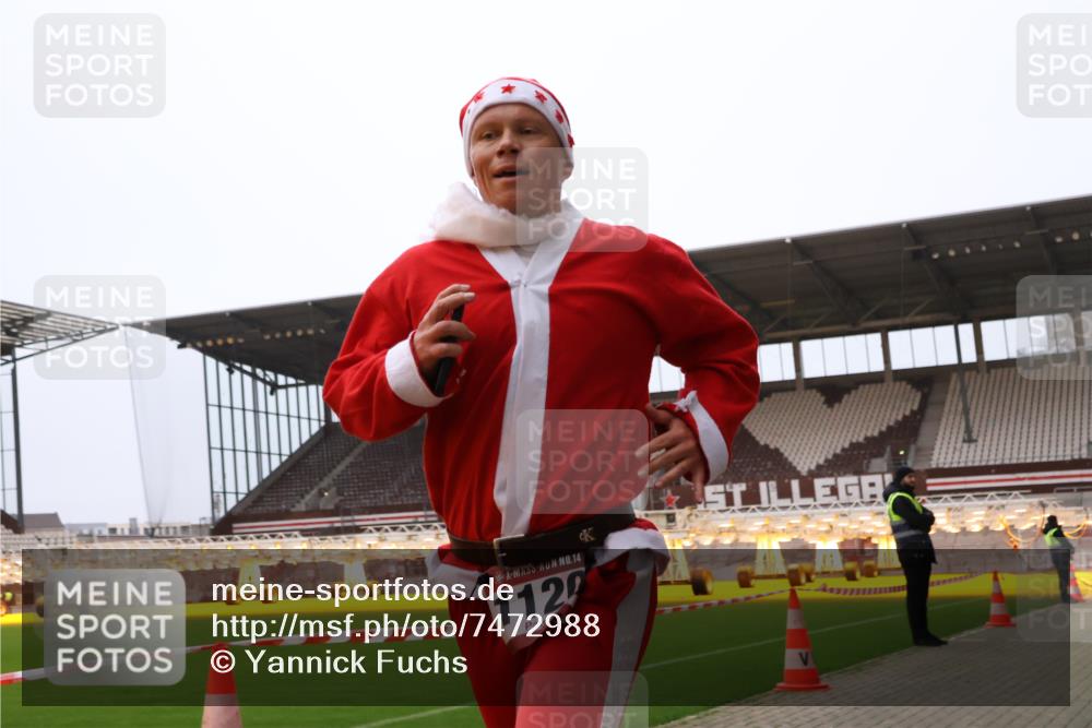 08.12.2024 - St. Pauli X-Mass-Run No. 14 Yannick Fuchs http://msf.ph/oto/7472988 08.12.2024 09:53:04 Ziel 1120 meine-sportfotos.de
