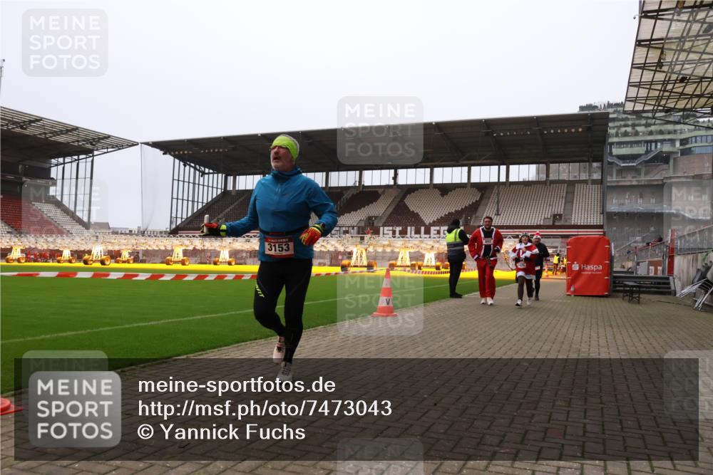 08.12.2024 - St. Pauli X-Mass-Run No. 14 Yannick Fuchs http://msf.ph/oto/7473043 08.12.2024 10:07:16 Ziel 129, 165, 892, 1007, 1124, 1426, 1720, 2099, 2208, 2843, 2861, 2888, 3153, 3338, 3342 meine-sportfotos.de