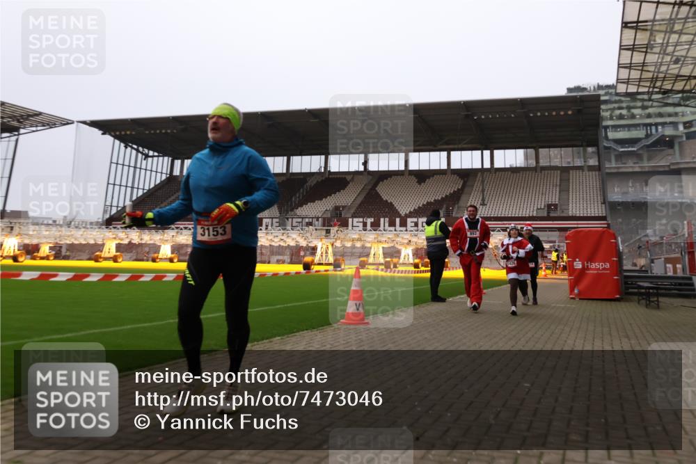 08.12.2024 - St. Pauli X-Mass-Run No. 14 Yannick Fuchs http://msf.ph/oto/7473046 08.12.2024 10:07:16 Ziel 129, 165, 892, 1007, 1124, 1426, 1720, 2099, 2208, 2843, 2861, 2888, 3153, 3338, 3342 meine-sportfotos.de