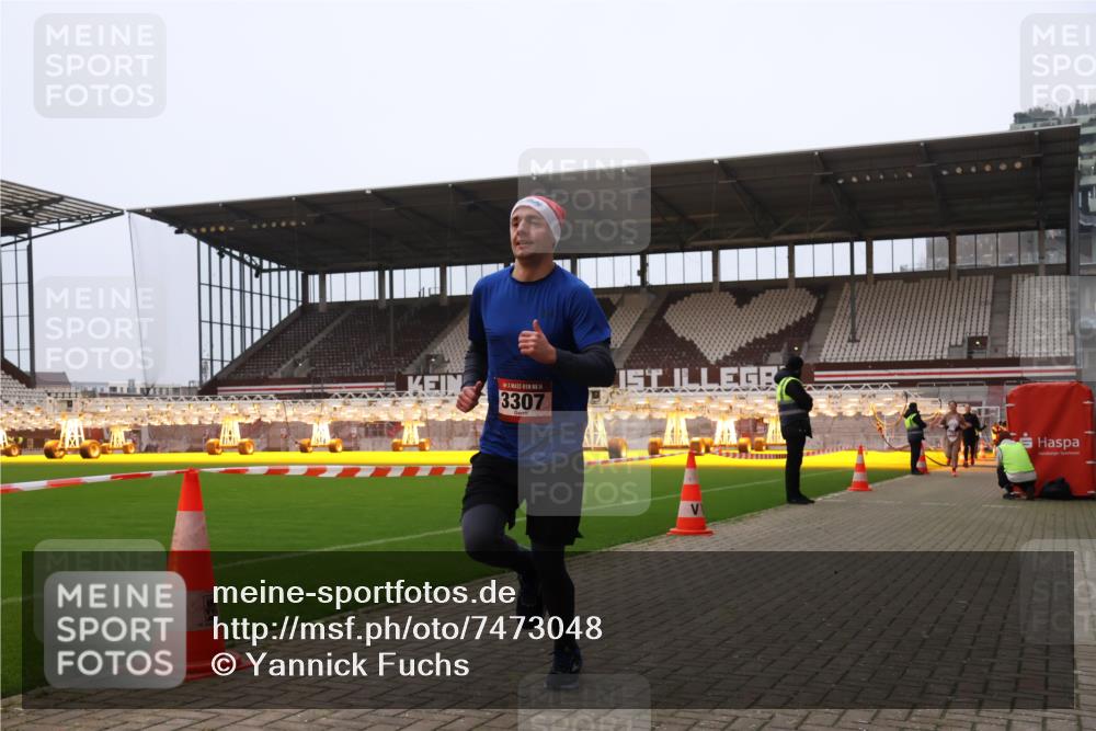 08.12.2024 - St. Pauli X-Mass-Run No. 14 Yannick Fuchs http://msf.ph/oto/7473048 08.12.2024 09:53:24 Ziel 183, 859, 2084, 2844, 3023, 3307 meine-sportfotos.de
