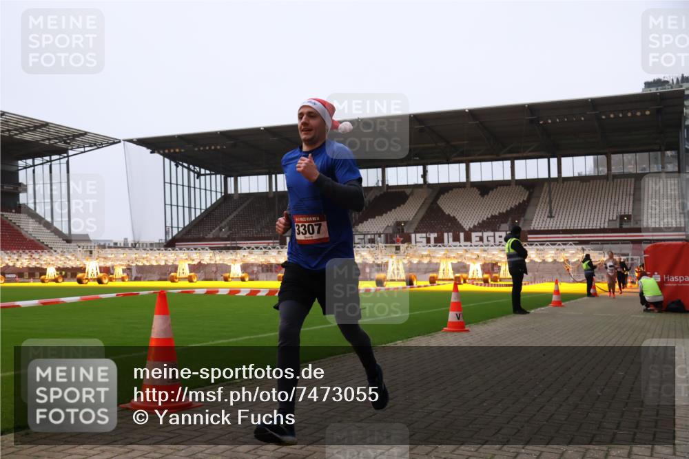 08.12.2024 - St. Pauli X-Mass-Run No. 14 Yannick Fuchs http://msf.ph/oto/7473055 08.12.2024 09:53:24 Ziel 183, 859, 2084, 2844, 3023, 3307 meine-sportfotos.de
