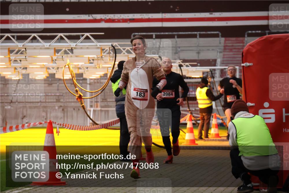 08.12.2024 - St. Pauli X-Mass-Run No. 14 Yannick Fuchs http://msf.ph/oto/7473068 08.12.2024 09:53:26 Ziel 183, 859, 2084, 2844, 3023, 3307 meine-sportfotos.de