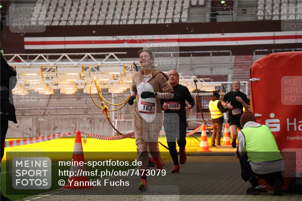 08.12.2024 - St. Pauli X-Mass-Run No. 14 Yannick Fuchs http://msf.ph/oto/7473079 08.12.2024 09:53:27 Ziel 183, 859, 2084, 2844, 3023, 3307 meine-sportfotos.de