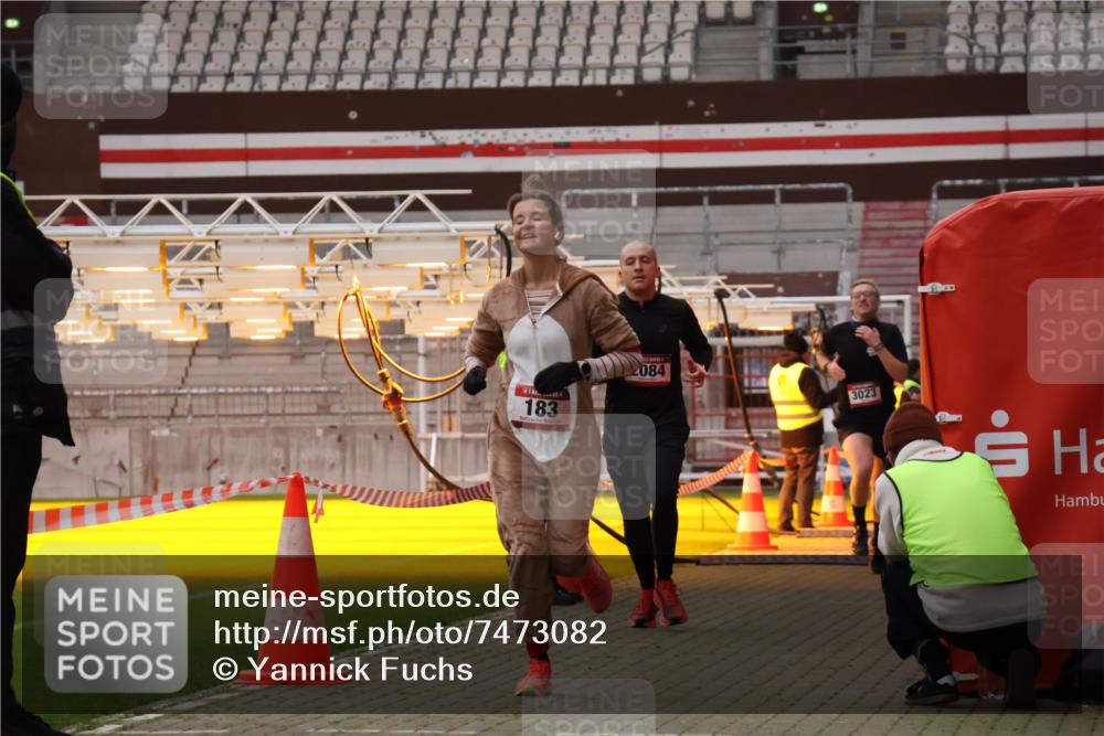 08.12.2024 - St. Pauli X-Mass-Run No. 14 Yannick Fuchs http://msf.ph/oto/7473082 08.12.2024 09:53:27 Ziel 183, 859, 2084, 2844, 3023, 3307 meine-sportfotos.de