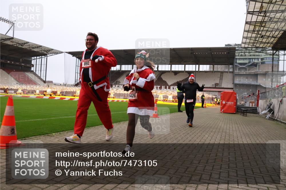 08.12.2024 - St. Pauli X-Mass-Run No. 14 Yannick Fuchs http://msf.ph/oto/7473105 08.12.2024 10:07:20 Ziel 129, 165, 892, 1007, 1124, 1426, 1720, 2099, 2208, 2843, 2861, 2888, 3153, 3338, 3342 meine-sportfotos.de