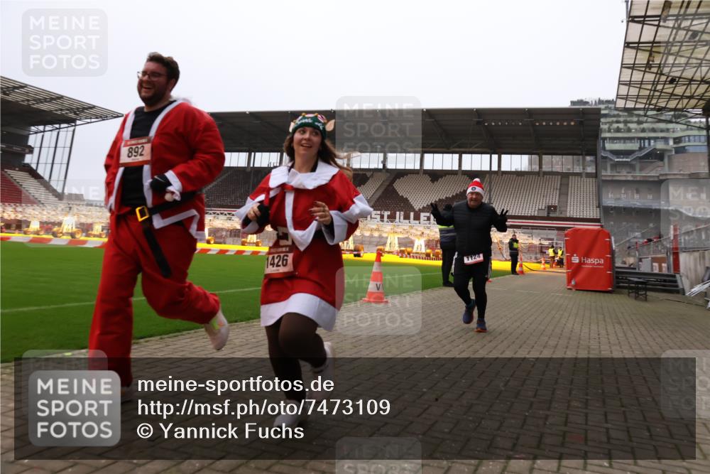 08.12.2024 - St. Pauli X-Mass-Run No. 14 Yannick Fuchs http://msf.ph/oto/7473109 08.12.2024 10:07:20 Ziel 129, 165, 892, 1007, 1124, 1426, 1720, 2099, 2208, 2843, 2861, 2888, 3153, 3338, 3342 meine-sportfotos.de