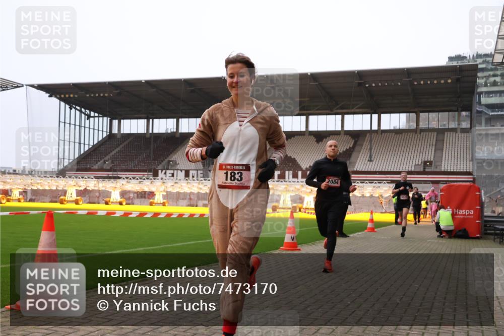 08.12.2024 - St. Pauli X-Mass-Run No. 14 Yannick Fuchs http://msf.ph/oto/7473170 08.12.2024 09:53:32 Ziel 183, 859, 1818, 2084, 2844, 3023 meine-sportfotos.de